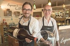 Bild 1 de Cassan weinhandlung & weinbar in Krefeld