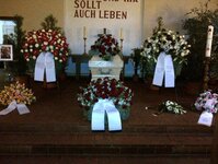 Bild 5 Weißweiler Gerd Blumen am Ring in Mönchengladbach