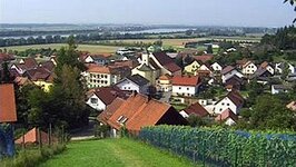 Bild 1 Bach in Bach a.d.Donau