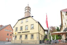 Bild 1 Yahya Berthold u. Kollegen in Würzburg
