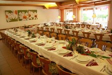 Bild 1 Am Schloß in Pilsach