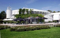 Bild 1 Rosengarten im Kongreßhaus in Coburg