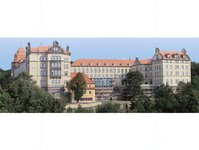 Bild 1 Schule im Park in Freital