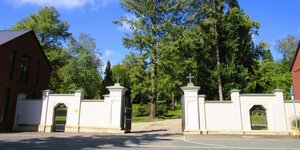 Bild 3 Friedhofsverwaltung I und II in Plauen