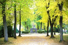 Bild 1 Friedhofsverwaltung I und II in Plauen