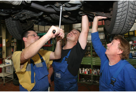 Eigentümer Bilder Maass Inh. R. Belda J. Malkowski Autolackiererei Dormagen