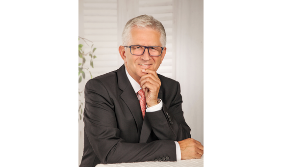 Immobilien Helmut Weiderer in Regen - Logo