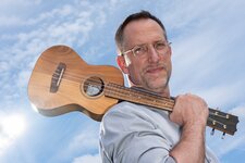 Bild 4 Ukulele-Department in Esslingen am Neckar