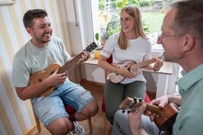 Bild 2 Ukulele-Department in Esslingen am Neckar