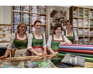 Kundenfoto 4 Lenggrieser Tracht u. Lodenstub'n Inh. Ertl Elisabeth