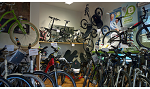 Kundenbild groß 2 Fahrräder Radhaus
