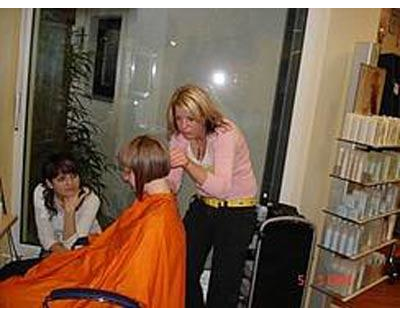 Friseur Im Hof Inh Ria Thomas In Diespeck In Das Ortliche